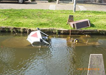 Onderhoud walkanten Medemblik; Afvoeren boten op kosten eigenaar