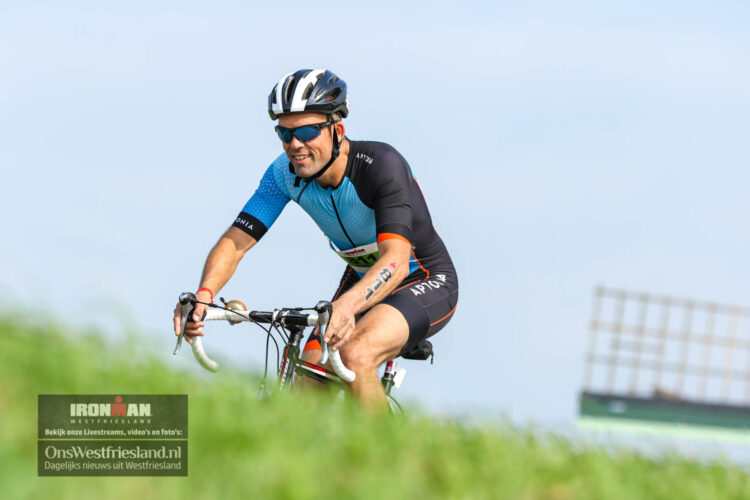 Ironman Westfriesland 2021: 70.3 Bike course bij Schellinkhout deel 3 [250 fotos]