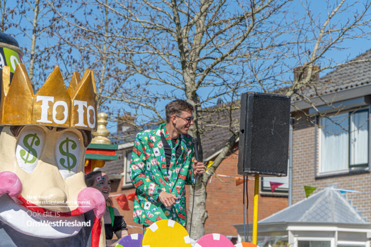 Grote Zwaagse carnavals Optocht; Zomerse zotheid in Zwaag [222 foto’s]