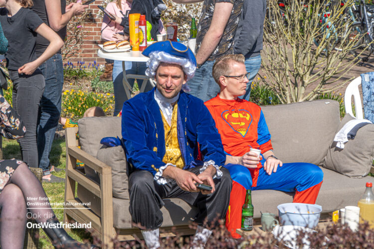 Grote Zwaagse carnavals Optocht; Klaar voor de start [foto’s]