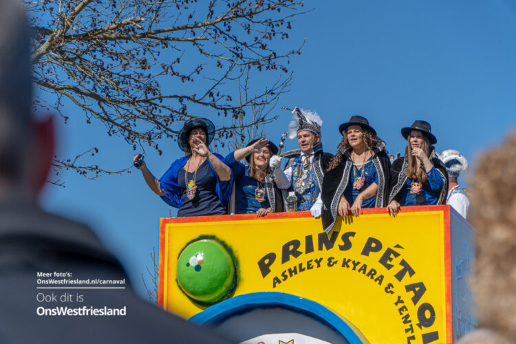 Grote Zwaagse carnavals Optocht; Zomerse zotheid in Zwaag [222 foto’s]
