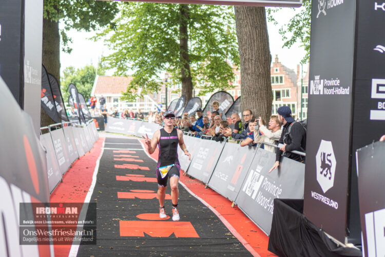 Ironman Westfriesland 2022: Finish 4:184 en 5i50 Deel 3