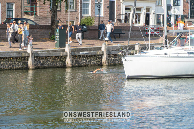 Snelle en unieke editie van de IJsselmeer Zwemmarathon; ‘Wat een eind’