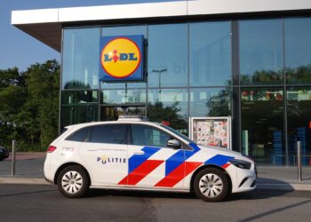 Overval melding Lidl in Hoorn; dader vlucht weg