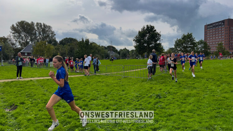 Scholierenveldloop 2023: jongens en meiden groep 7 en 8 (foto’s)