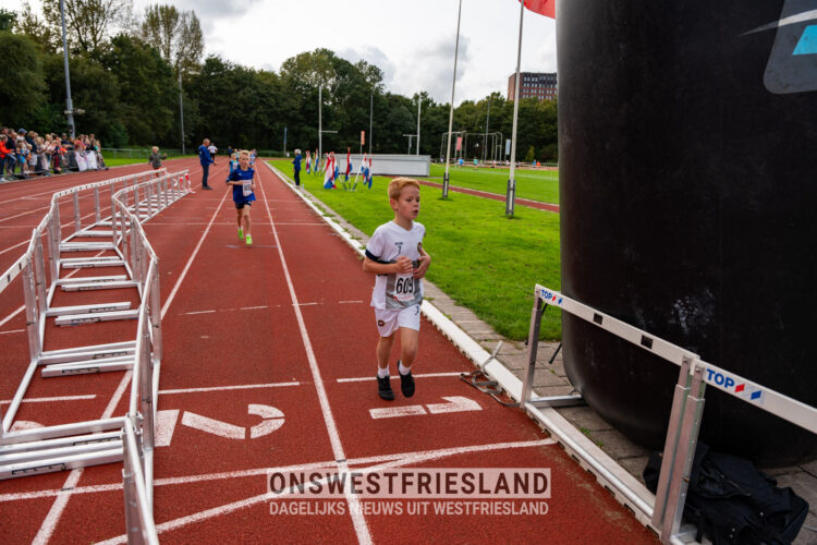 Scholierenveldloop 2023: jongens en meiden groep 7 en 8 (foto’s)
