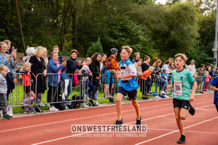 Scholierenveldloop 2023: jongens en meiden groep 7 en 8 (foto’s)