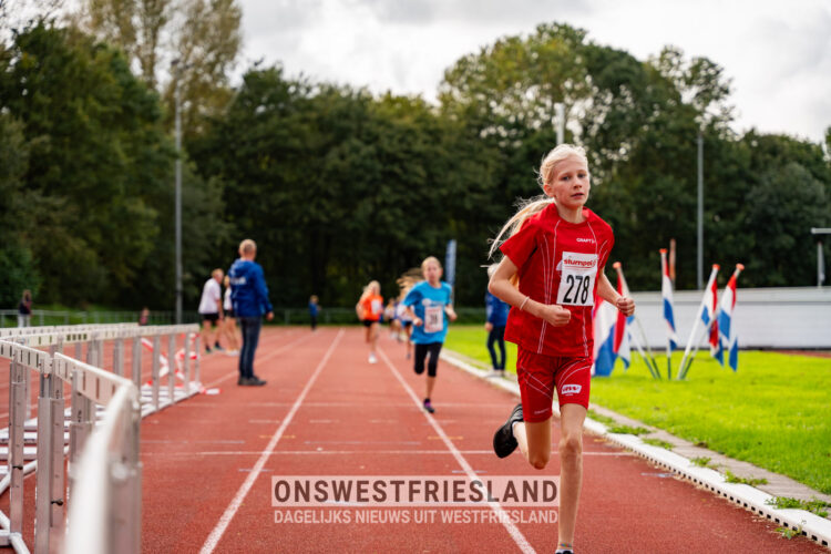 Scholierenveldloop 2023: jongens en meiden groep 7 en 8 (foto’s)
