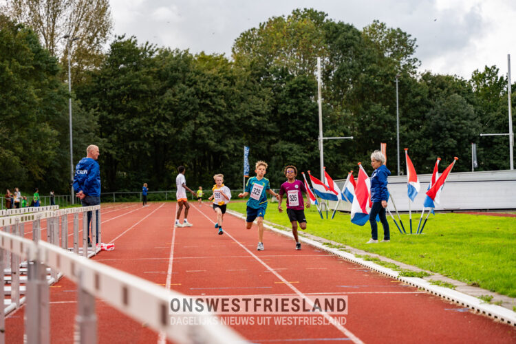 Scholierenveldloop 2023: jongens en meiden groep 7 en 8 (foto’s)