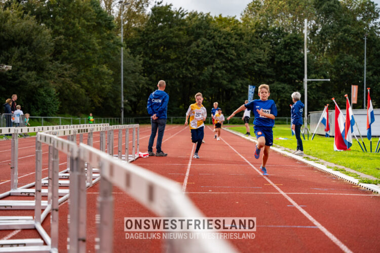 Scholierenveldloop 2023: jongens en meiden groep 7 en 8 (foto’s)