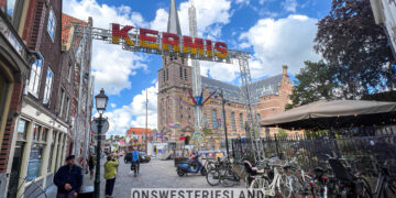 Parkeerterreinen en straten deels afgesloten tijdens (opbouw) Kermis Hoorn 2025