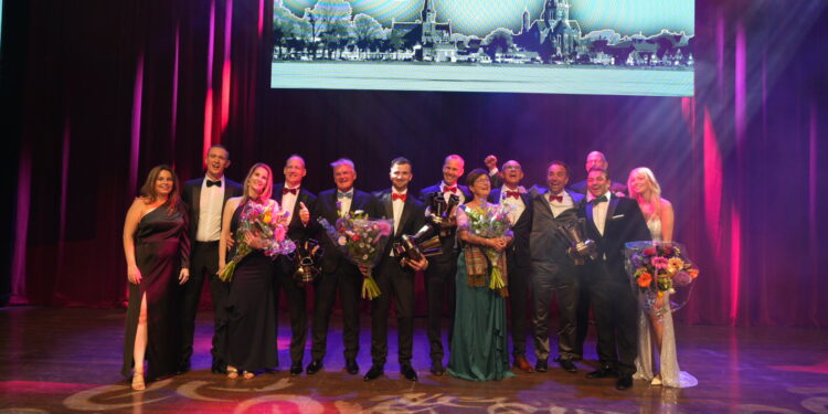 Jan Reek Natuursteen wint Westfriesland Meer Prijs op ondernemersgala