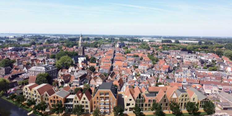 Ontwikkelaars tonen voorlopig ontwerp nieuwbouwproject De Stadskade in Enkhuizen