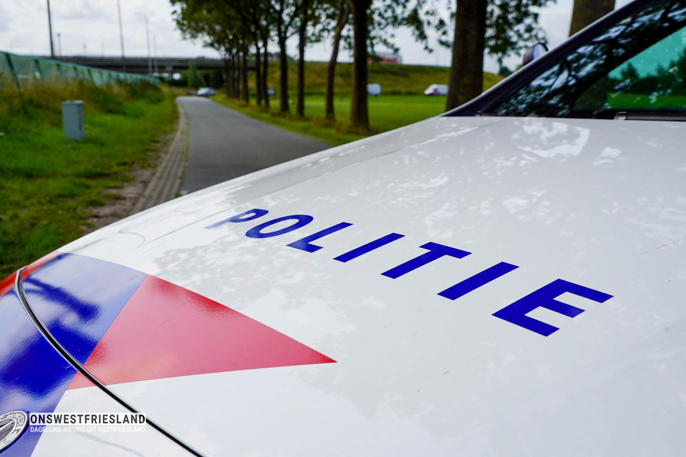 Fietser overleden bij aanrijding met auto op parallelweg naast A7 in Wognum