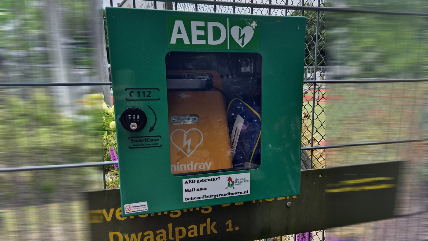 Veertig AED’s in Hoorn vervangen met steun van gemeenteraad