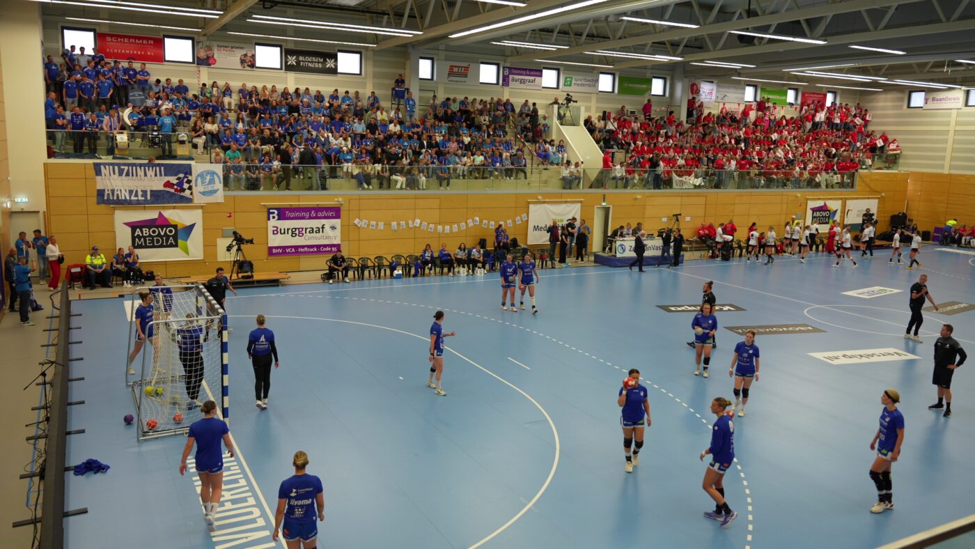 Nederlands handbalteam speelt uitverkocht duel tegen Brazilië in Wognum