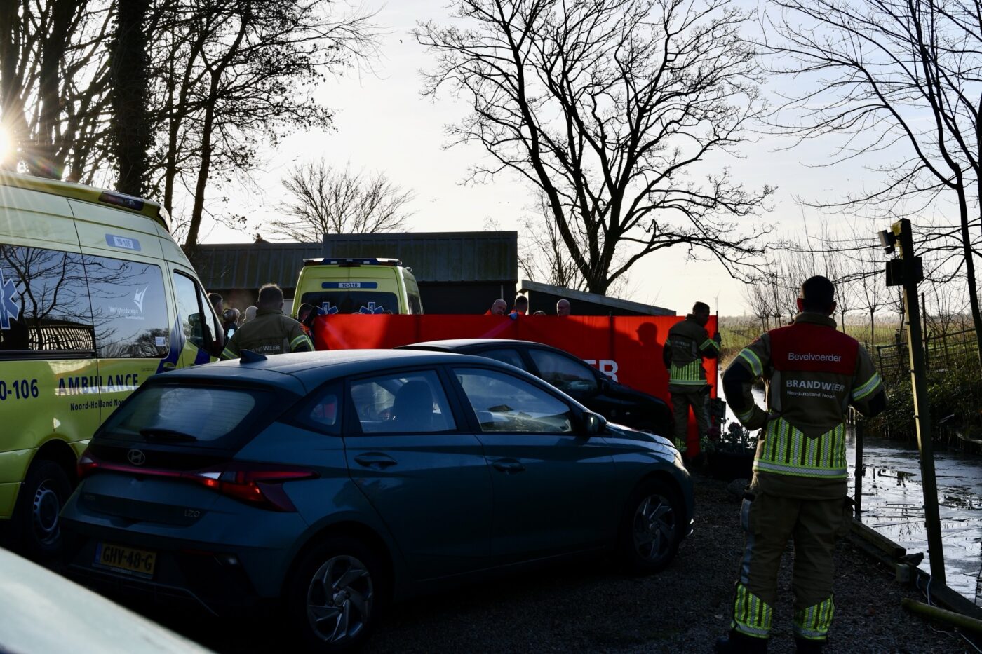 Overleden persoon aangetroffen in water aan Oosteinde
