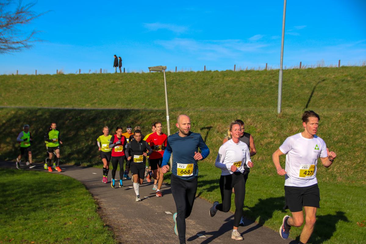 25 januari 2026 Hubo Kaagloop; 'wordt een lang geel lint door Onderdijk en Wervershoof,' aldus Tim R