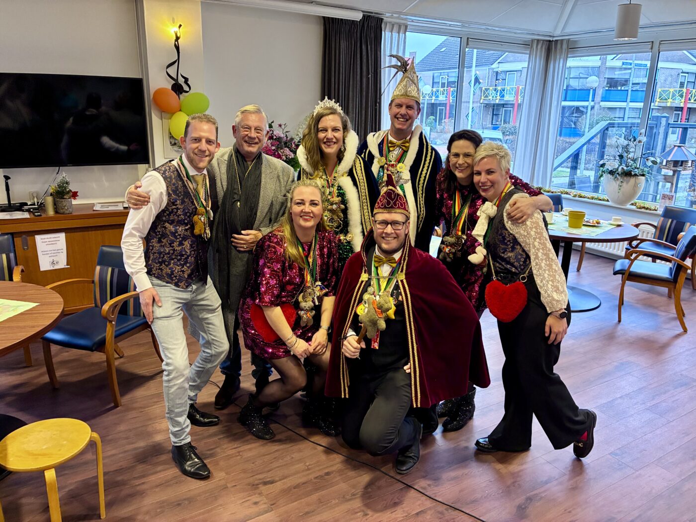 Prinses van Oersheim krijgt Sleutel der Zotheid bij start jubileumcarnaval