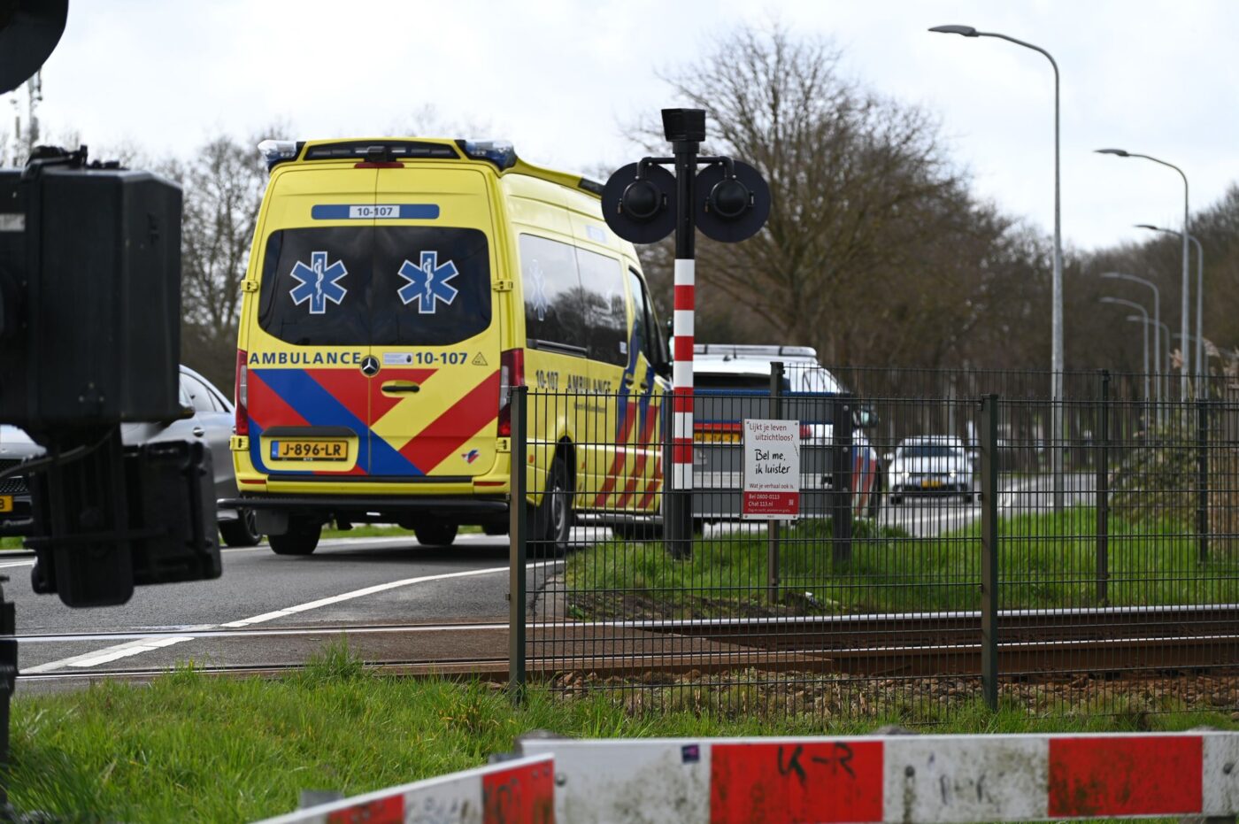 Hulpdiensten groots ingezet bij incident op spoor tussen Hoorn en Obdam; geen treinverkeer