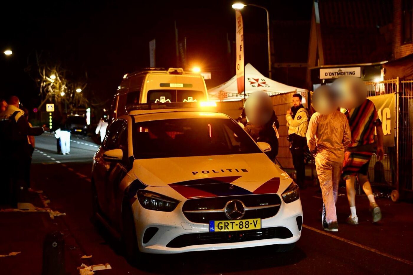 Persoon bekneld tussen voertuig en bus bij ongeval in De Goorn