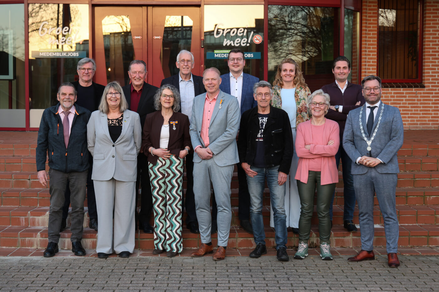 Claudia Selders en Luiten Plekker krijgen Koninklijke onderscheiding bij afscheid raad